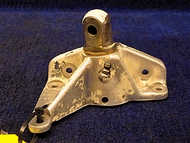95643-06 Piper - Bracket-Main Gear Truss LH (5/8 O.D. STUD)
